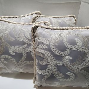 4 Bed/Couch Silk Rope Pillow. Sz: 18"